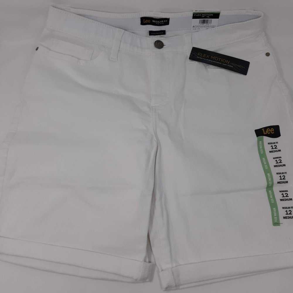 Lee Women's Flex Motion Regular Fit Bermuda Short